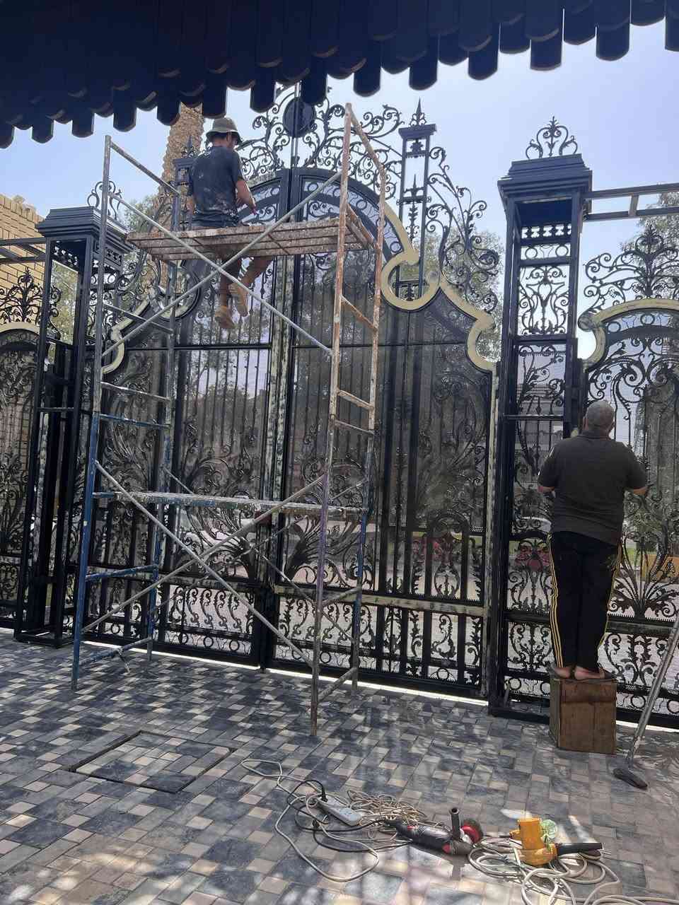 السلام عليكم صباغ حديد شغل درجه اولى المكان الحريه للتواصل واتساب ***********
