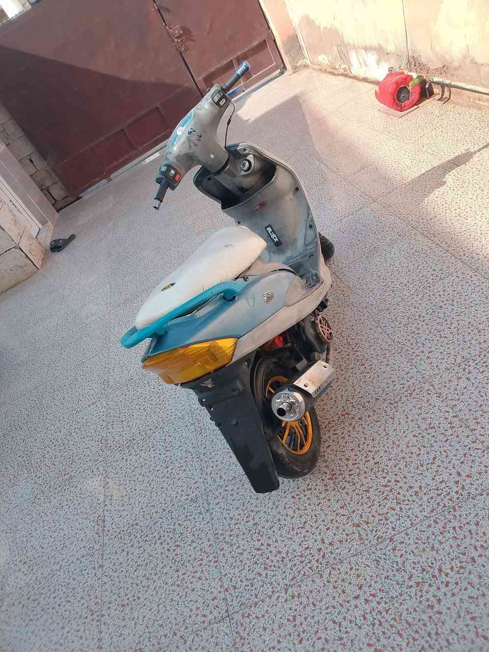 السلام عليكم دراجه ماكس منغولي لبيع دراجه خير من الله من مكينه من شلعه من معدل 
شغاله سلف هندر كامله كهربائيات شغاله 
مكينه ناعمه كفرات مختمه كلهن صالصنه رياضي 
مكاني ديالى بعقوبه 
السعر 325 قفل 
***********
