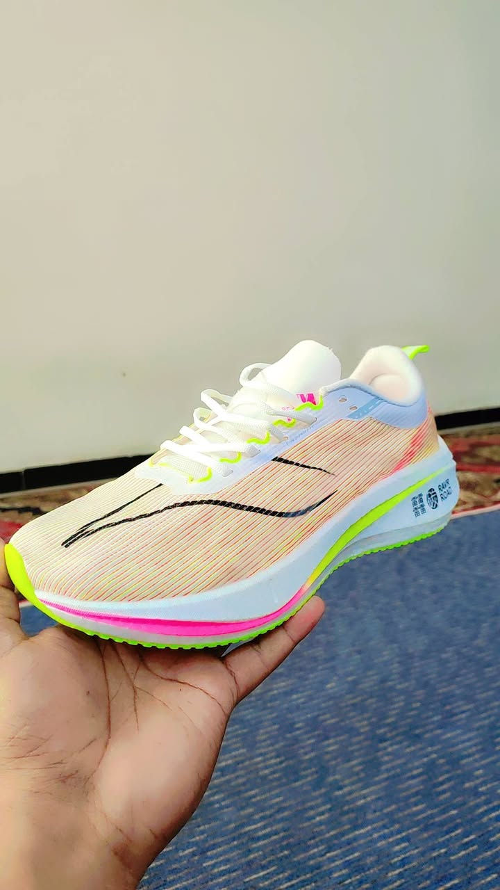 السلام عليكم شباب احذيه باله ما ملبوس كله جديد والقياسات موجود والسعر كلش مناسب ابو غرق قرب بيت مدير الناحيه ***********اتصل
