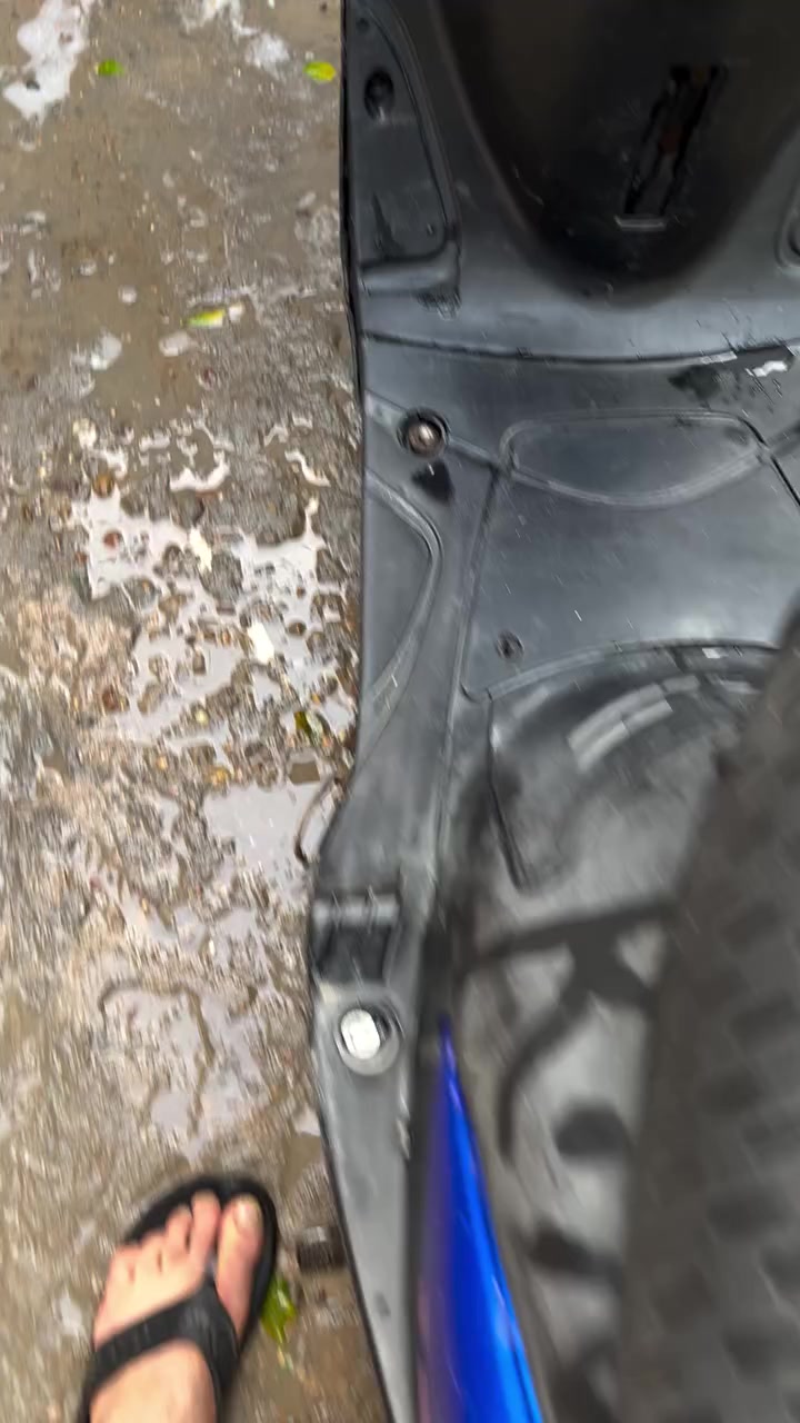 ماكس عدلة
بوشه وبستم وكور جديد شديتهم بلادي
سلف رياضي
سلف وهندر شغالات بصمه
ترايشها والسبايدر موجودات 
السعر 350
بغداد
***********
