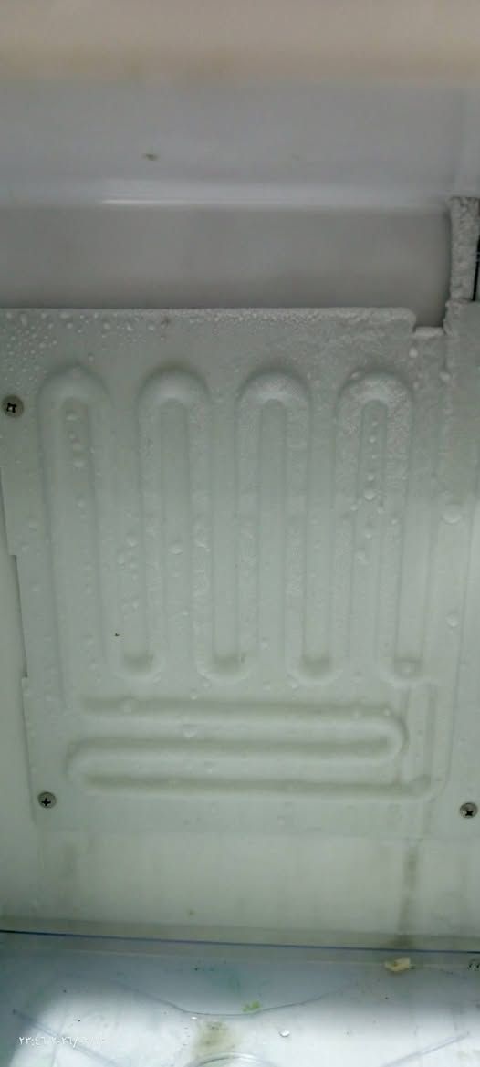 السلام عليكم للبيع براد فريش جديد ما مستخدم هواي بس شهر لو شهرين حتى كارتونتة موجودة وهاي الثلج مالت الثلاجة مالتة ماخذة 170 واريدة ب130 وبي مجال *********** مكاني جكوك
