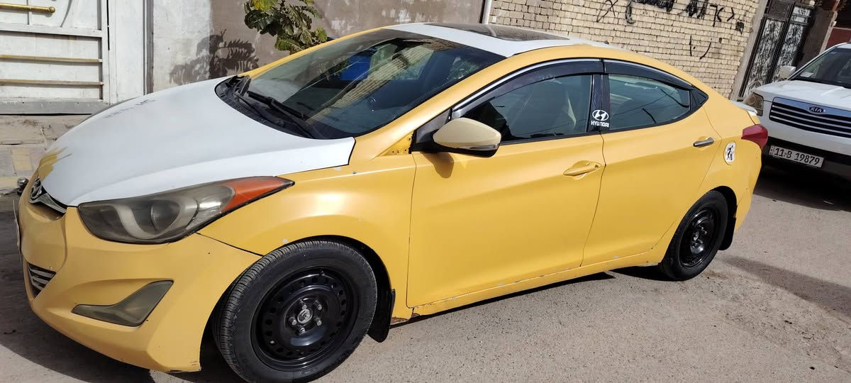 السلام عليكم موديل 11 كير و محرك خير من الله وارد بسمي تحويل ثاني يوم  مصفره هيئا و مرور حادثها بل صندوك موضح بل فيديو و البنيد مبدل السعر(83) ***********بي وتساب المكان حي اور
