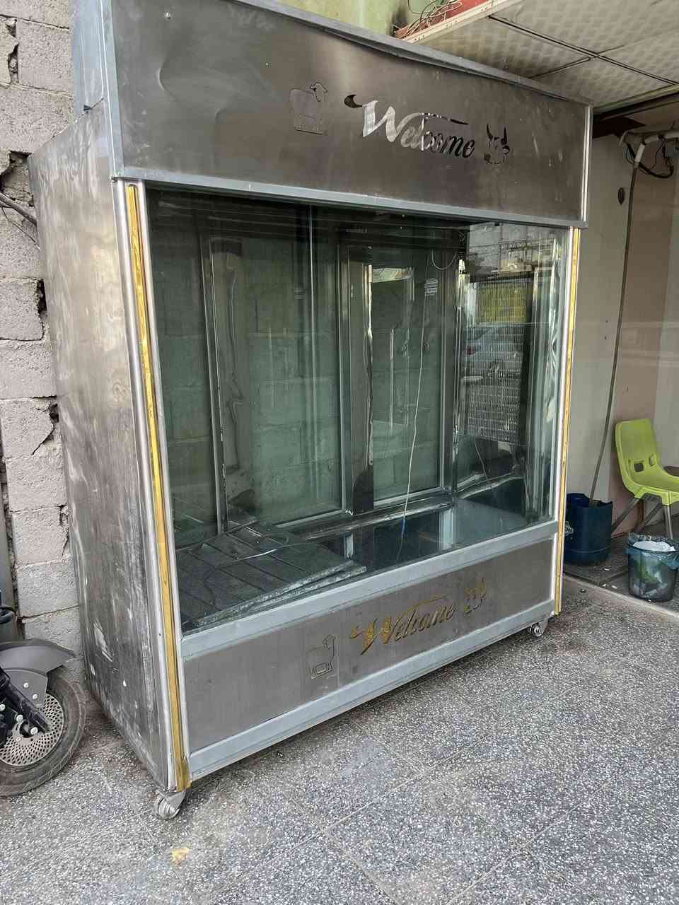 سلام عليكم براد لحوم نضيف جدا شرط الفحص قبل الشراء  مكاني بغداد جمعيه خير الله سعره 1500 وبيه مجال بسيط ***********
