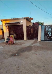 بيت للبيع مساحه 200 متر بغداد بوب الشام بل فحامه يم المدارس قريب عل قو...