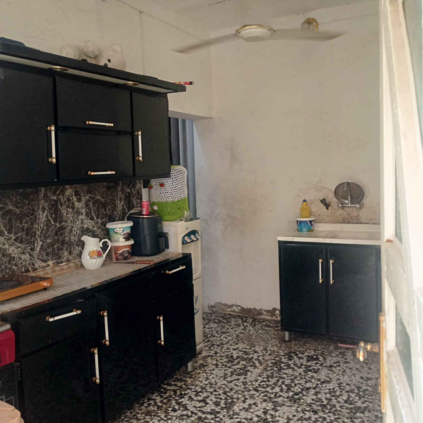 بيت زراعي للبيع العاجل 100 مربعه بشارع
المطار فرع مول جدو بي طابو محكمه  
***********

