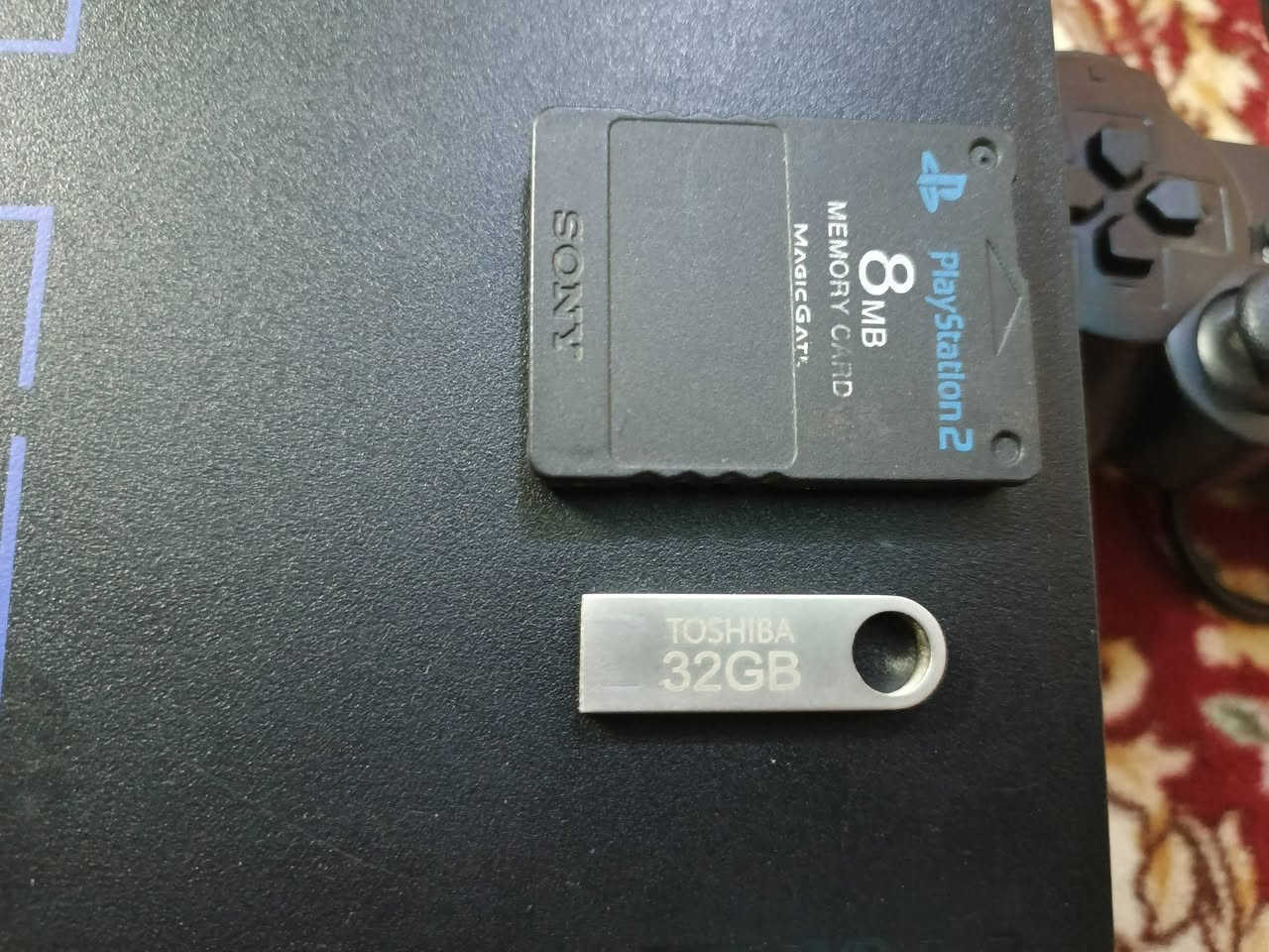 السلام عليكم بلي 2 فات نظيف مستعمل قليل، وياه يده وحدة، وفلاش 32GB بي 70 لعبة،كامل التوصيلات سعره 40 وبي مجال مكاني نجف حي رحمة رقم واتساب ***********
