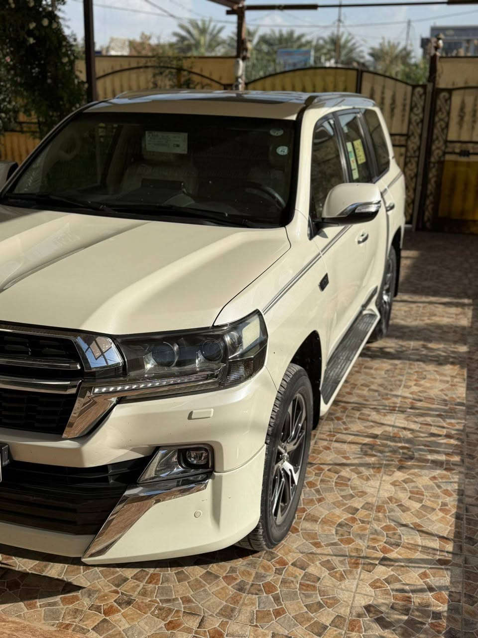 السلام عليكم للبيع لاندكروز موديل 2021 شركة جيهان رقم اربيل بسمي تريد تحويل او وكاله  مكفول كفالة عامه من كلشي حته الدعاميات كفاله 
محرك سيارة 4000. V6
فول موصفات 1/1
بصمه تشغيل 
بصمه أبواب لمس 
تشغيل عن بعد 
فتحه سلايت
كشنات ثنين كهرباء 
كشنات جلد  
زراكات 
مري شفط 
شاشات خلفيه   
سبعه راكب 
ثلاث قطع تبريد 
حساس امامي 
حساس خلفي 
وباقي موصفات المعروفه 
السياره جديده حته اسبيرها منازل وتخم تاير جديد 
ماشيه 60 الف حقيقي 
السعر 51000
5شدات و 10 ورقه
الاستفسار اتصل على الرقم 
***********
مكان سياره بابل
ملاحظة أنا مكلف بالنشر فقط.
