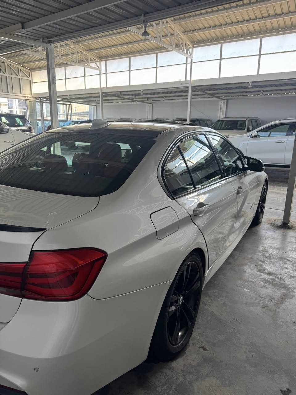 السلام عليكم
بي ام 328 موديل 2016 وارد امريكي حادثها جاملغ فول مواصفات 1/1 داخل احمر 4 سلندر تون تيربو ✈️

رقم اربيل تحويل او وكاله ..

مكاني بغداد 

*********** 

السعر 180$
