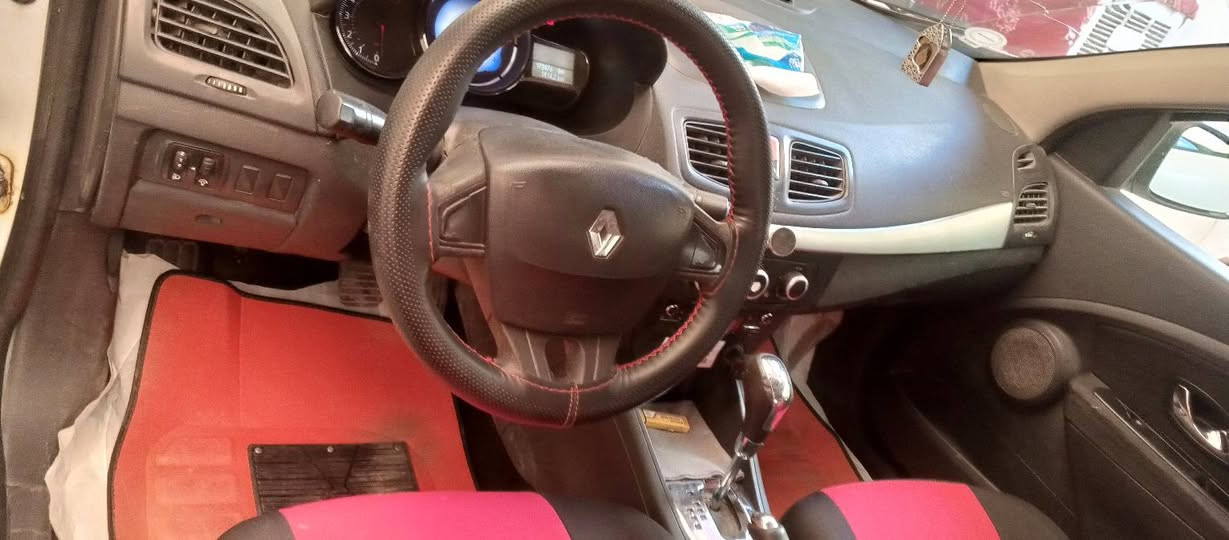 السلام عليكم سيارة للبيع فلاونس مال بيت موديل 2016 بيها طخات قليلة علبارد كير ومحرك  مكفول محرك كورلا.  السعر:65. رقم التليفون ***********
