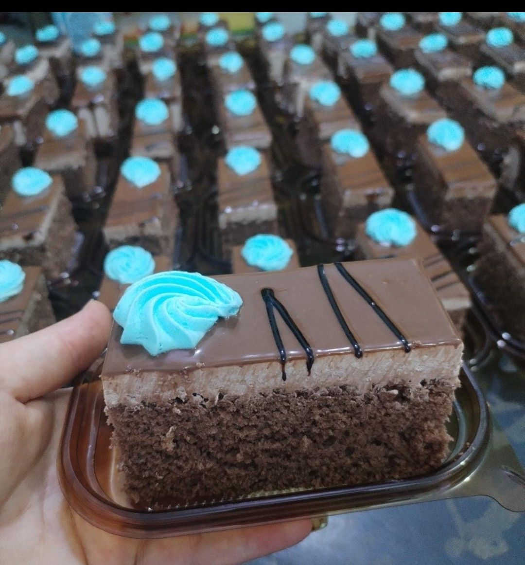 سلام عليكم عمل كيك وحلويات شغل راقي ونضيف حسب الطلب الحجز قبل يوم على الرقم***********  ارجو متابعة الصفحه ومشاركات حتى ينرفع المنشور ويصلكم كل ماهو جديد يوجد (تجهيز الأصحاب المحلات والمولات )توصيل داخل النجف والكوفه 🚙
