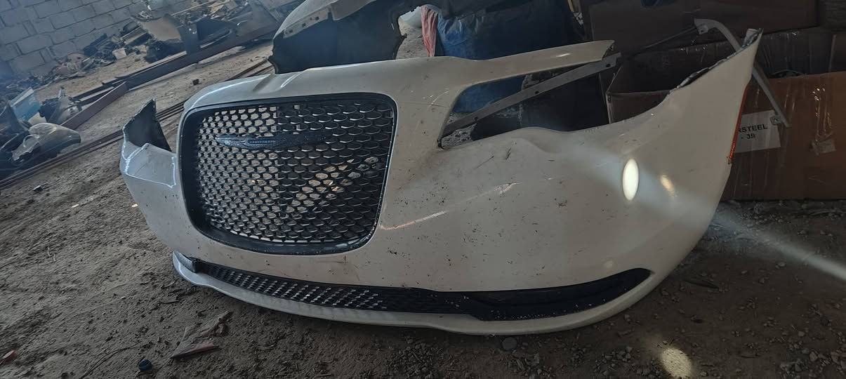 سلام عليكم دعاميات اماميه موديل حديث ينشد مصلحه ومغلفه فابلون كامله هيه وبلوجكترات شغاله نوع تايون مع دعاميه خلفيه موديل 2014 وجوه اصليه كامله مابيه اي شي مع بك لايت اصليات مو تجاري فقط مبدل جام نوعيه زينه ونضيفات كلش 
مكانهن كربلاء حي الصناعي  
***********
