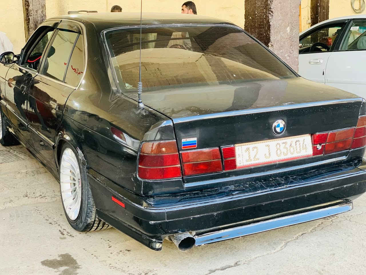 BMW 520 كير عادي
مكينة وكير وكسل شرط 

طالب 48$ وبيها مجال
***********
