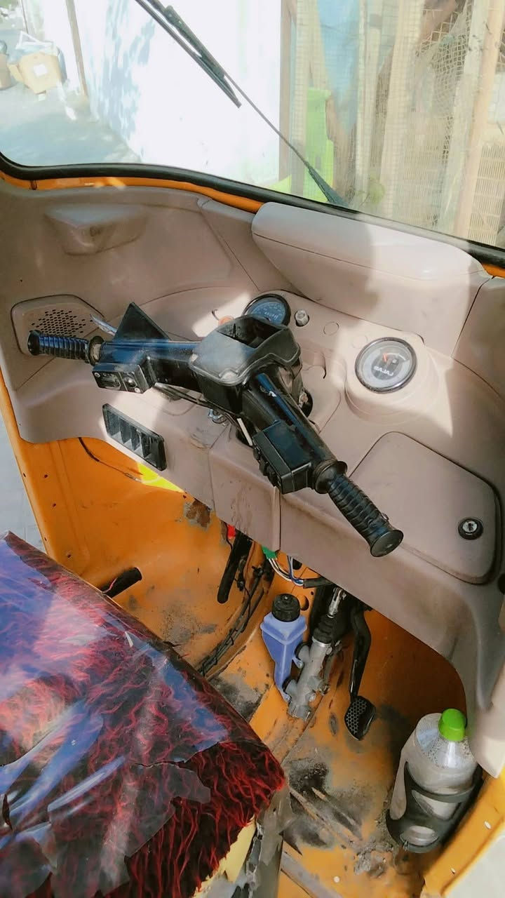 السلام عليكم تكتك 21للبيع حيانيه شارع الاولئ ستفسار ***********
