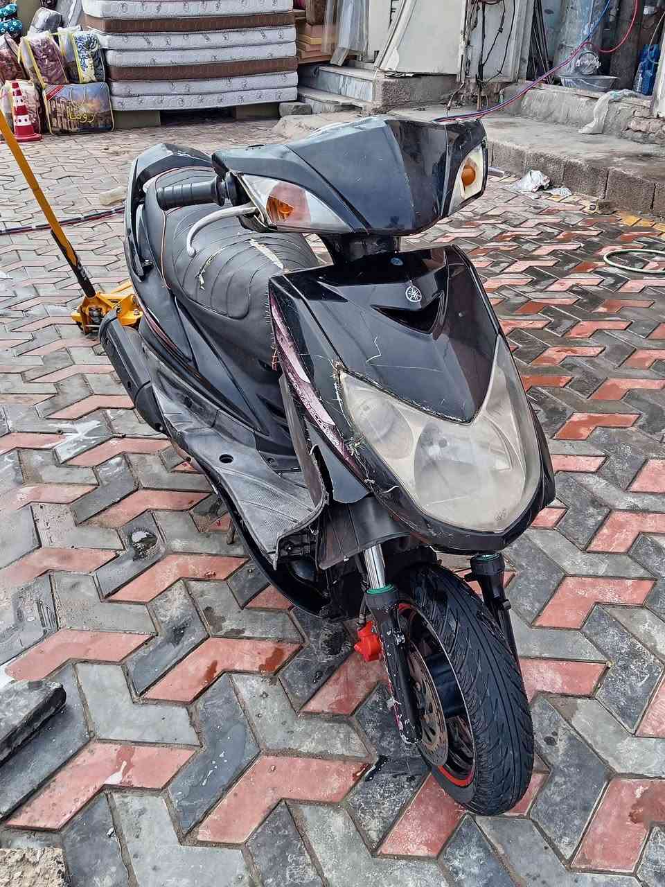 سلام عليكم دراجه سكنس فحل لبيع سعرها 600 تواصل وياي ***********
