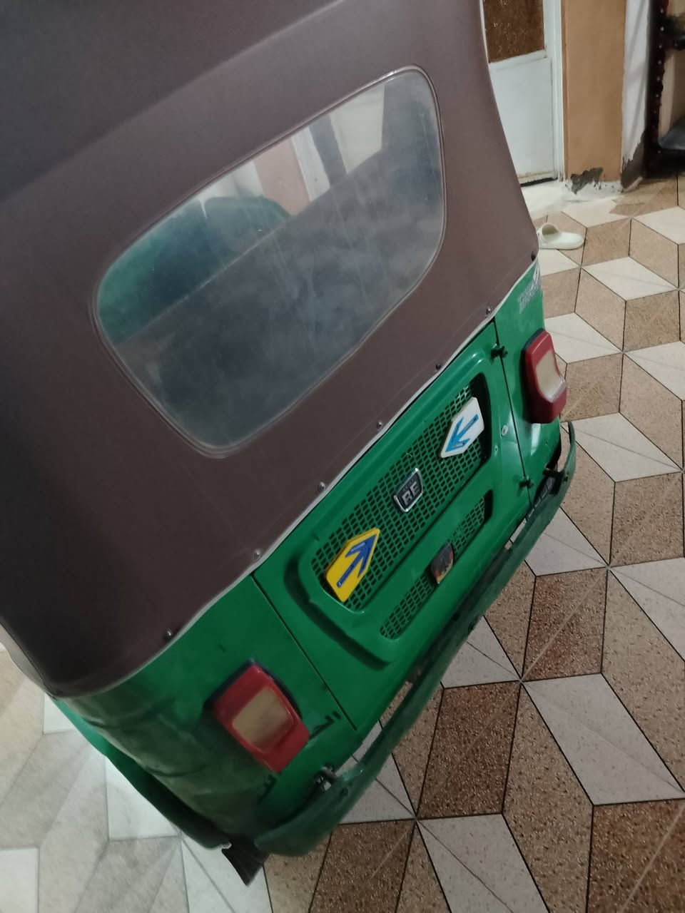 سلام عليكم اللبيع موديل 21 مرقم ثاني يوم تحويل تكتك كدام عينك تعجبك هلا بيك سعر 6 ونص عنواني بغداد المعامل رقم واتساب ***********
