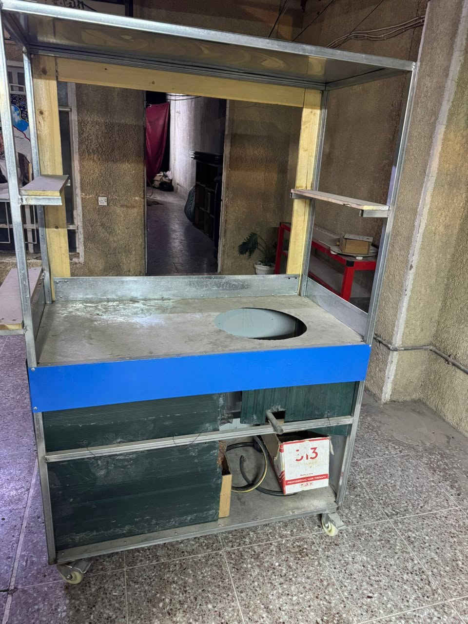 سلام عليكم عربانة للبيع استخدام اسبوع تصلح للحلويات والبن والبلبي مكان بغداد مدينة الصدر
الرقم ***********
