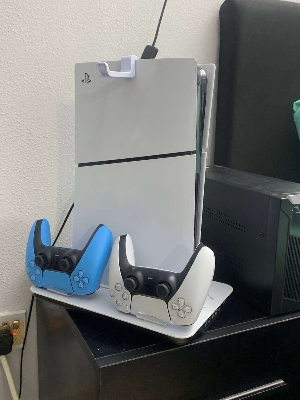 السلام عليكم،
متوفر Sony PlayStation 5 Slm  نظيف جداً.
📦 الجهاز يجي ويا:
كل الملحقات الأصلية
الكرتون الأصلي
قرص Pes 20
قرص GTA المحسنة 
يو بي إس 

بحالة ممتازة مستخدم مدة قليله نضافة 99%
💰 السعر:650.
📍 المكان: بغداد
📩 الجاد بالشراء يتفضل خاص.


**إذا كنت صاحب هذا الإعلان وتريد حذفه لأي سبب، رجاءا أرسل رسالة إلى الدعم الفني**