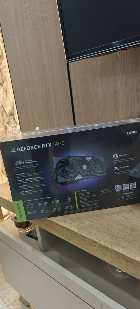 السلام عليكم
كارت 5070 msi trio للبيع 
مكاني بغداد العامرية الكرت جديد ممفتوح وضمان 3 سنوات وموجود وصل تحب تجي عليه تشوفة الكرت او تريد توصيل 
السعر 1150 اخوان رجاءا اللي ميعرف بسعرة لا يعلق خلي يجيك ويشوف بالسوك حاليا اقل سعر ب1250 اني منزل من 100 وهم جديد نفسة وضمان سنة ينطون اني منطيني بي ضمان 3 سنوات من الشركة 
وهذا رقمي ***********
