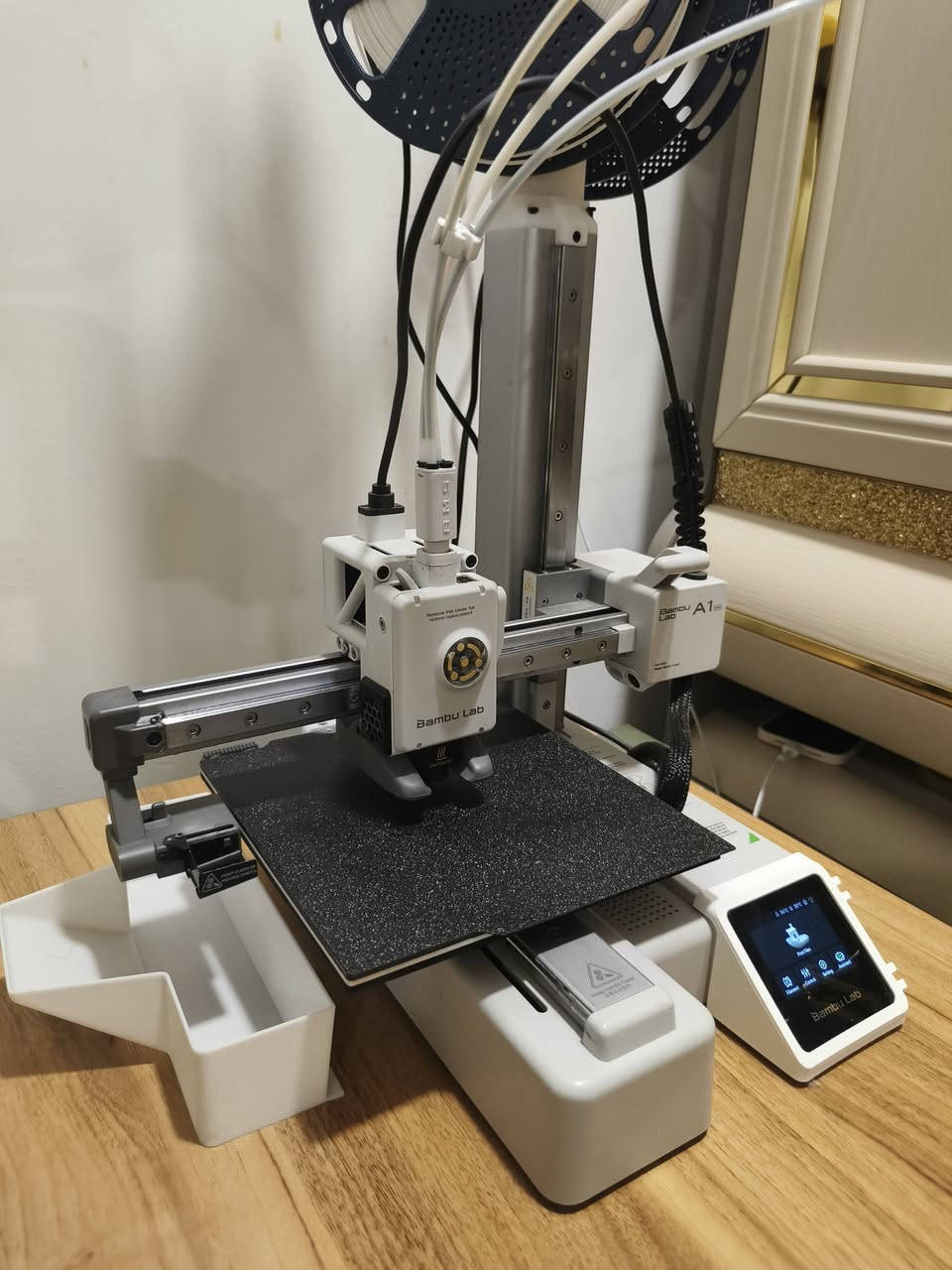 طابعة  A1 mini Combo مشتغلة 680 ساعة تقريباً 
محافظ عليها بدون أي مشاكل حاطها بالغرفة بدون أي تبديل بأي جزء من اجزائها
سعر الجديدة بالسوق ٧٥٠،٠٠٠ الف
وسعر هاي ٥٠٠،٠٠٠ الف نهائي
***********
