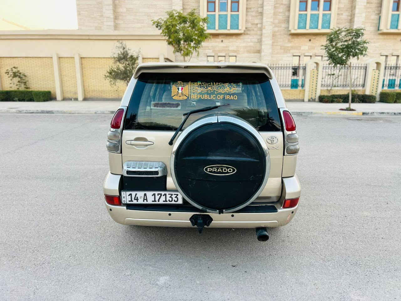 سلام عليكم تيوته برادو موديل 2007 
 مكينه وكير وحداديه وتخم تاير وتبريد كفاله مكينه 6 اسندر فور ويل 
سبعه راكب تبريد 3 قطع 
لايت زنون شاشه 
رقم بصره سنويه 2030 
سياره احله من الصور 
السعر 125 وبيه مجال 
الاستفسار *********** مكان السياره كربلاء
