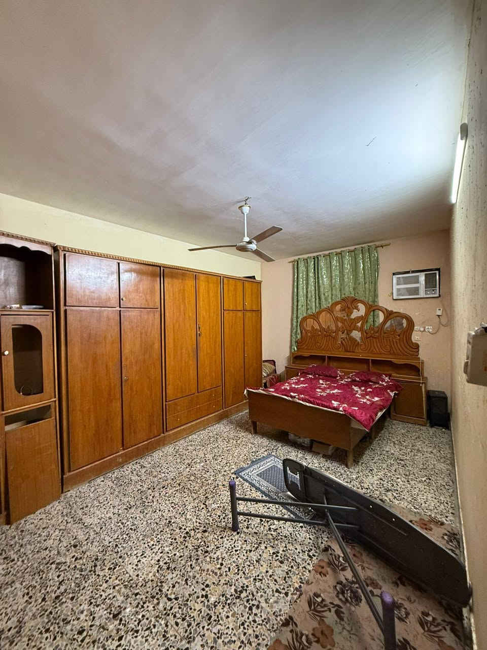 عندي غراض للبيع
التخم ونص 250الف 
الغرفة خشب صاج 400الف


**إذا كنت صاحب هذا الإعلان وتريد حذفه لأي سبب، رجاءا أرسل رسالة إلى الدعم الفني**