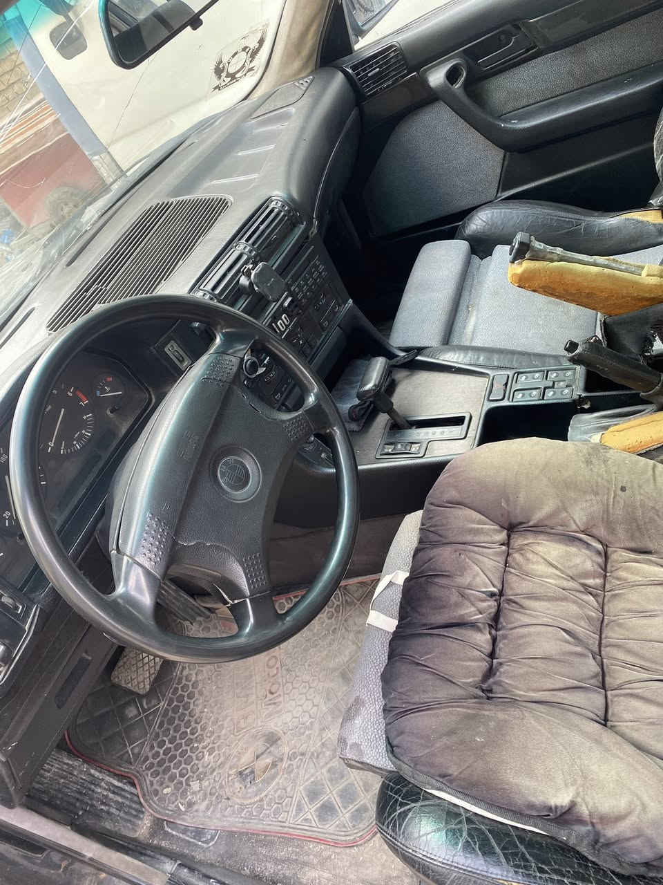 535 موديل 91 للبيع 
كير ومحرك خير من الله رقم بغداد مشروع وطني
تبريد شغال يراد كارت بس 
بيها منظومه مال غاز
مكان السياره بغداد
سعر 40 وبيها مجال
للاستفسار هذا رقم صاحب السياره/***********
