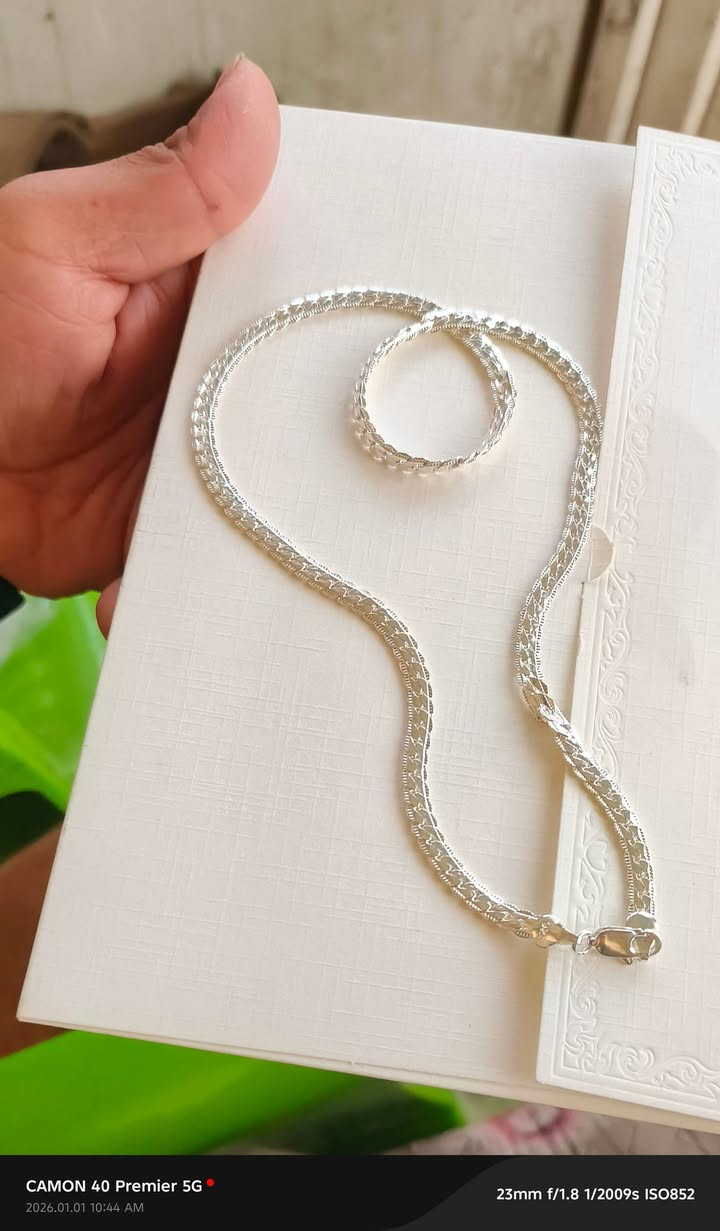 فضه 925  استرليني
10لاف 
***********
