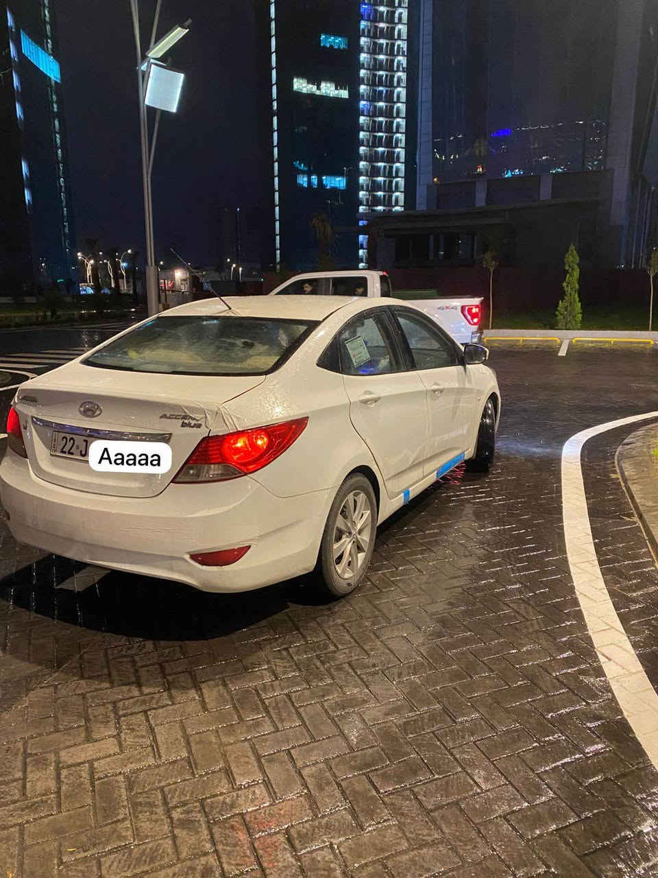 ئەکسینت مۆدیل 2012 مواسەفات بلو قەپات مواسەفات سلایت گیر و مەکینەی بەشەرتە تەبرد سارد و گەرم بەشەرت ٣پارجە سبوخە کامل لایت لیدە رەقەم مۆبایل(***********) أربيل, العراق
