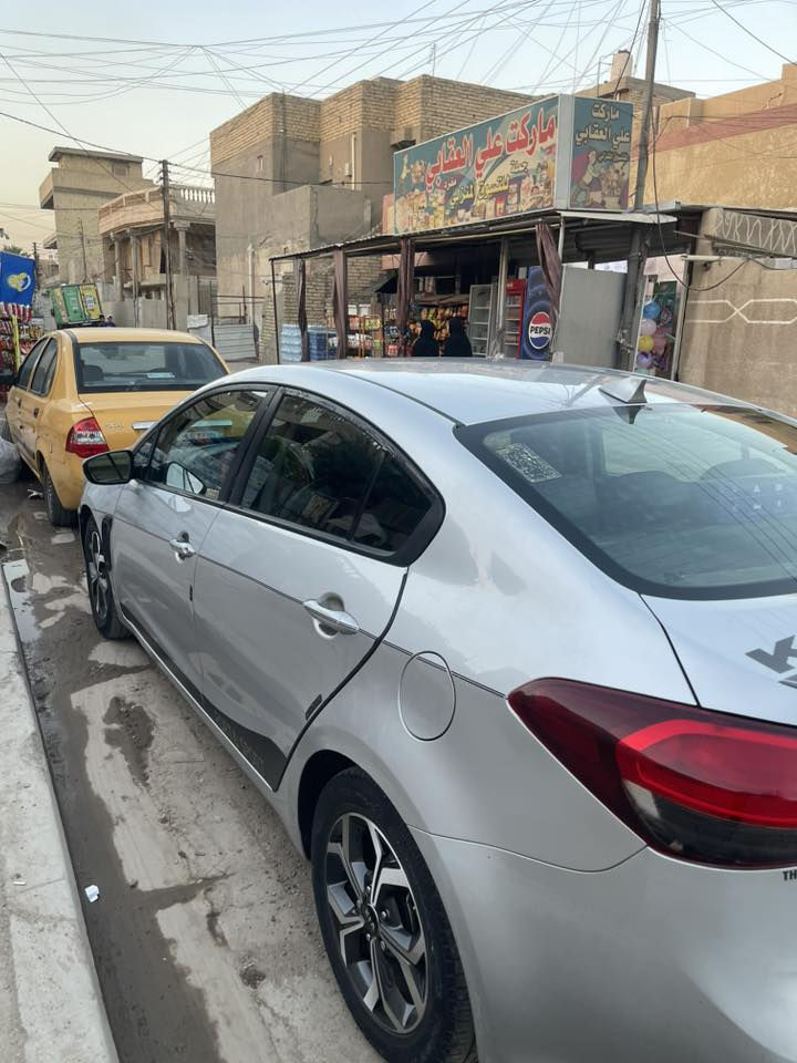 كيا فورتي 2018 للبيع
سيارة حادثها من امريكا جاملغ عكس السائق ضربة بسيطه بدون دواخل وممبدل نفسه وشوية طخه بسيطة بالصندوق موجوده صور الحادث بالمنشور بدون ايرباك 
وبيها بالعراق بالجاملغ الخلفي بارد بدون صبغ
البنيد جارد من شمس بالبوليش يرجع
مواصفاتها 
تحكمات ستيرن جهتين 
محرك 2000 دوش المرغوب ومسويله ادامة على اخر حبة 
منظومه زنون 
كير AT المرغوب ايضا مسويلة ادامة ومكفول
شاشة كبيرة 
كاميرا خلفية 
مثبت سرعة 
سيارة كاملة 
صدرها حالته جيد مصار اقل شهر من مبدله امامي وخلفي 
تبريد خير من الله ثلج
نظام ABS 
رقم اربيل 
السعر 118 وبيها مجال للطيبين 
للتواصل واتس اب 
***********
