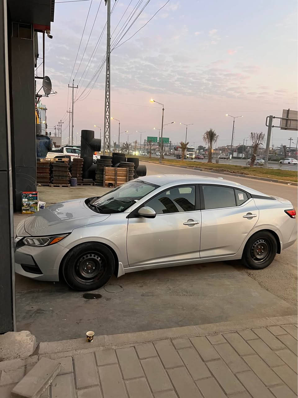 السلام عليكم 
نيسان سنترا 2021
كفالة عامة ضربة صبغ تبديل حته الدعاميات كفالة 
ماشية 30 فقط 

حرة بأسمي تحويل ثاني يوم سنوبة لل2030
مواصفات SV شاشة كبيرة اوتو بريك نقاط عمياء حساسات امامي خلفي 
توقف ذاتي كامرة خلفية عداد رحلات ٣ وضعيات قيادة 
محرك كير تبريد كلة كفالة 

السيارة تقرير امطار والصور مال امريكا بلمنشور قطرة ماداخله بيها 

السعر 128 وبيها مجال بسيط 

العنوان البصرة جمعياة اسكان الموانئ

*********** البصرة, العراق
