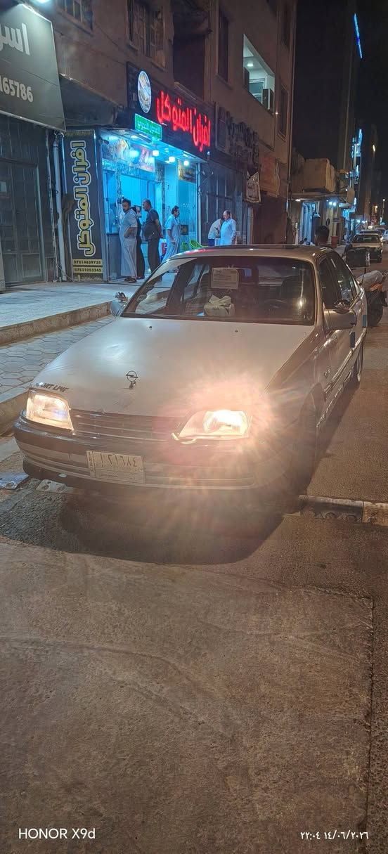 السلام عليكم أوبل أوميكا موديل 93 رقم أنبار كير أوتو محرك 2000 بلاد صبغ عام جماليه بدون حادث كير محرك صدر كهرباء كله كفاله شرط تحويل وكاله ماكو للبيع أو مراوس حسب القناعه سعر 35 بيه مجال مكاني رمادي التأميم الاتصال علئ رقم ***********
