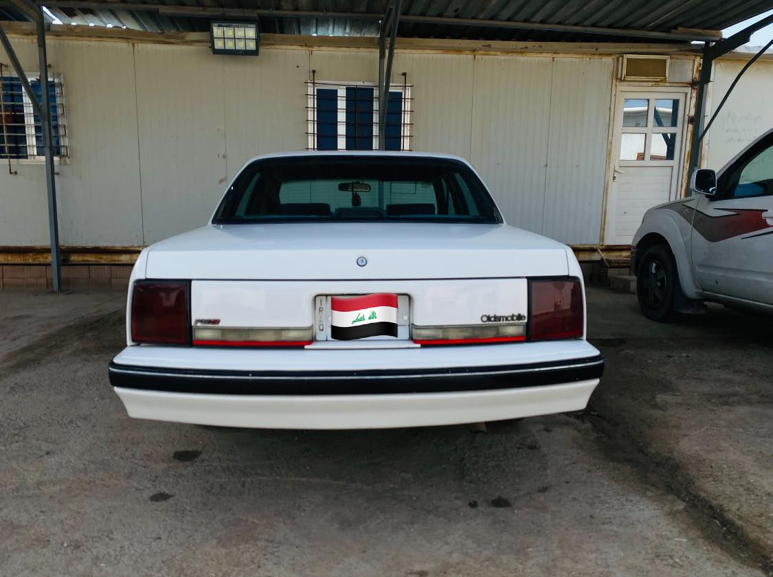 لسلام عليكم 🫡
اولـدز موديل 1990 كلشي بلادي شركة ماشية 200 الف 
صبغ فقط جنطه ونص القمارة لجمالية لا خياس لا ضربة سياره تحفـة محرك لاتبخير ولا تنقيص شرط الأوفر ع 80 يعد شلعته تشك الگاع كلشي بيه مكفول على وضع شركة يعني بلادي من امه 🫰😌 .. تايرات تخم جديد  دبل فيت بم غرفتها جديده جديده 💯💯%كهربائيات كلها شغال ابواب سنتر لوك + ســويج 🔑 العدد (2)،،،،اناره اشاير دبل اشاره كلها شغال  السياره بلاد يعني  مابيها اي نقص تدفئة وتبريد ثلج ❄️  وبالعافيه على ياخذه وتكون من نصيبه مكان السياره واســط السعر  ما كتبتة لان اكو من يكسر برزق وحلال العالم لذلك سياره تحفه تختلف عن موجود بسوك سيارة بلادية وبسعر مناسب  متوفر واتس بيع مستعجل أتصل وتدلل🤝 -***********
