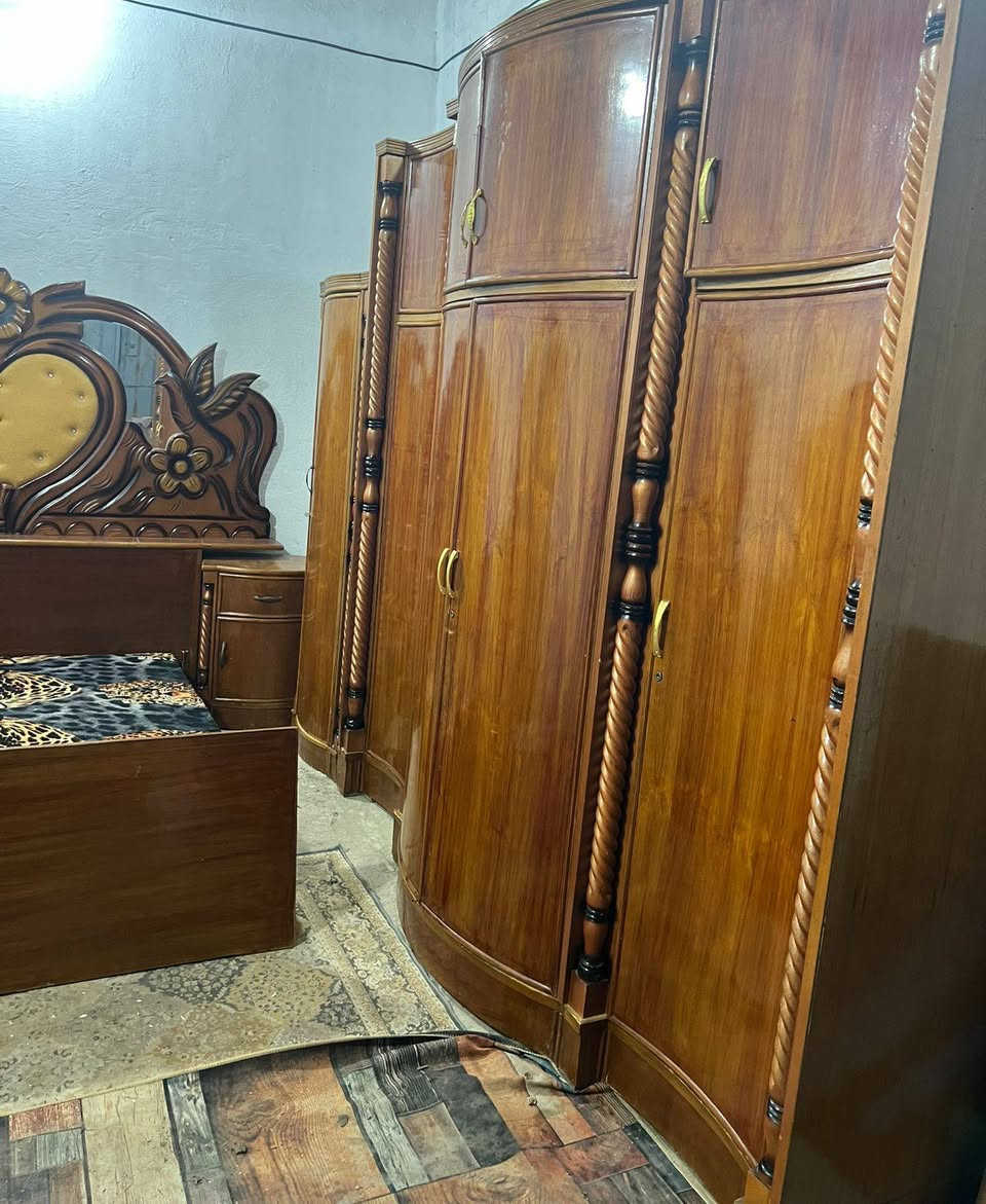 650غرفه اربع ابواب خمسه ملم تزكام ام دنك زاويه كنتوريه نضيفه جدا صاج داخل وخارج  بغداد الحسينيه مال وعنديتوصيل*********** الراشديه وعندي توصيل
