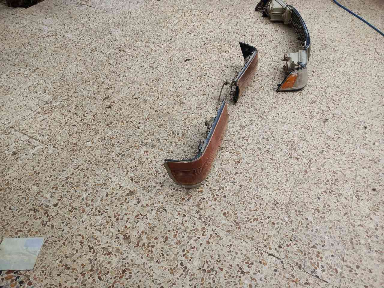 سلام عليكم لايتات هارتوب طويله مع شباك مع سكنات.. للبيع.***********
