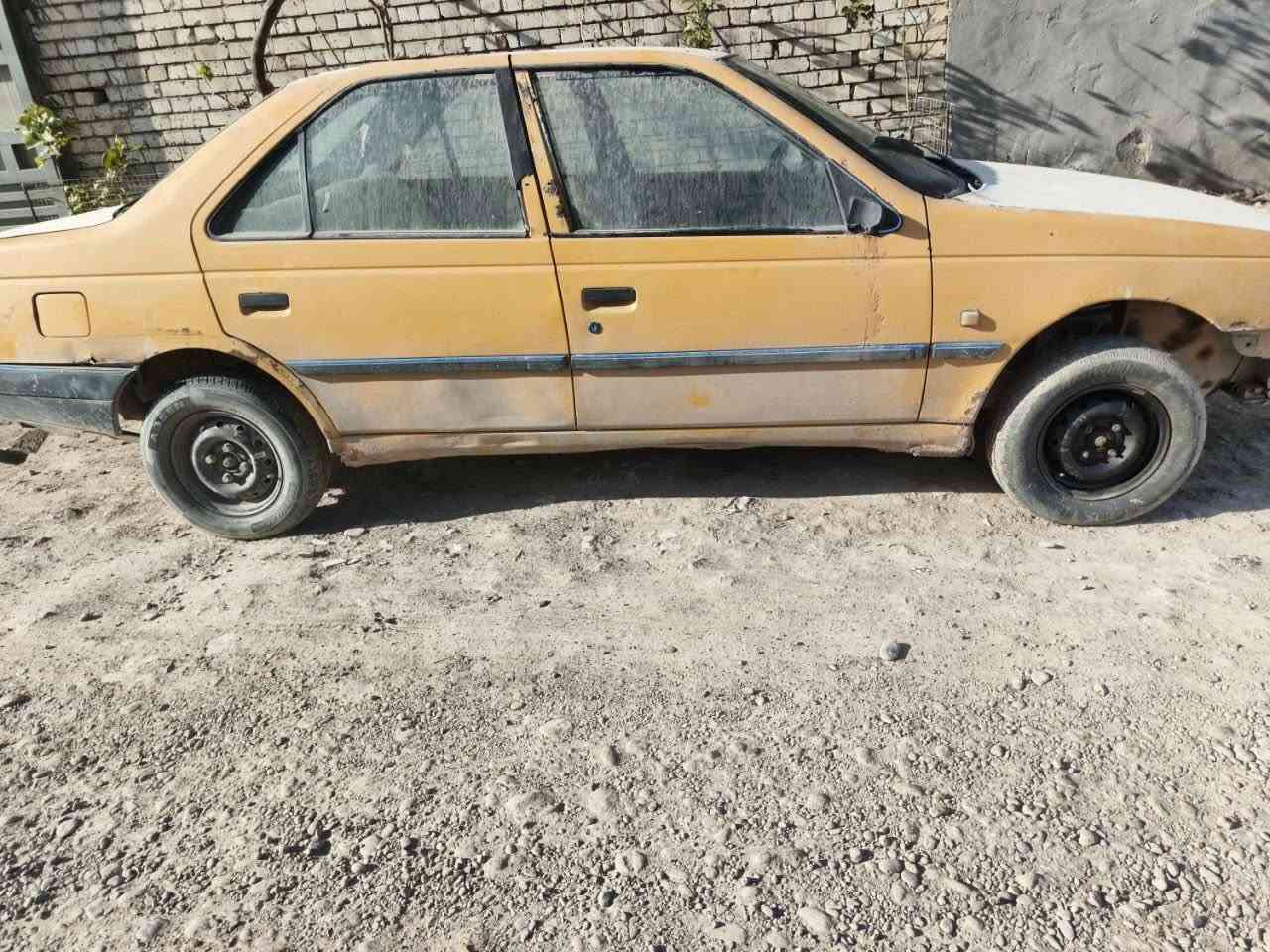 السلام عليكم بيجو روى للبيع امصفره هيئه وغرامات مكينه وكير زينات عوزها ترتيب صدرها زين داخله حلو امدوشم  السعر 14 ورقه بيه مجال قليل حك الجيه لاستفسار الرقم *********** مكاني بغداد الشعب ابيع ابعقد مروري يعني اله تحويل مباشر
