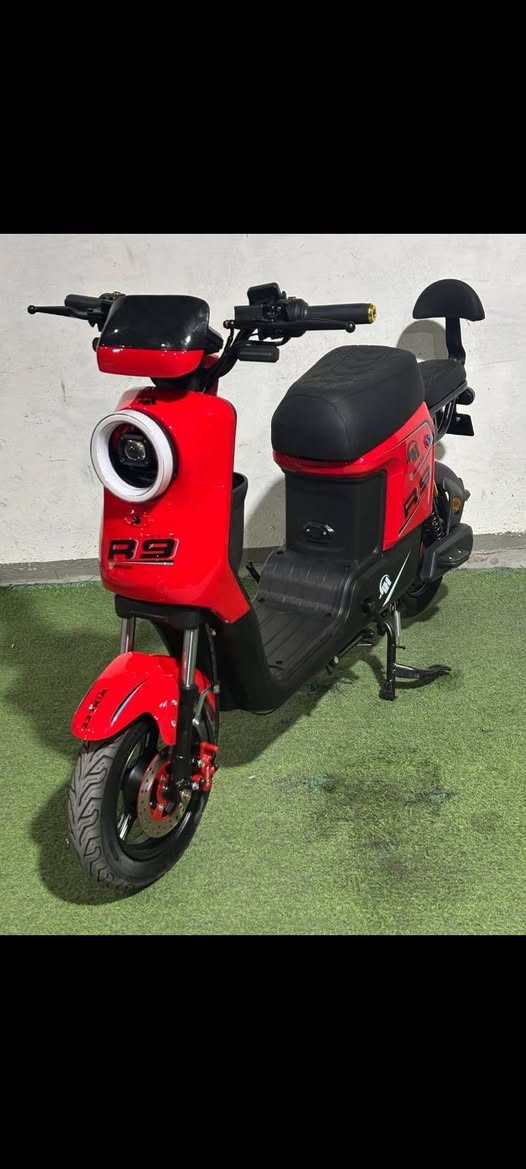 ((يعلن معرض الرحمه لتجاره الدراجات الشحن))
                  
وصول دراجات R9 من شركه ونلي WiNNLE الاصليه
بطاريات 32 امبير  الدبل ونلي WiNNLE 
الاسعار 💵💵

عرض راس السنه فقط ب 550 الف 

موقعنا📌📌ديالى - المقداديه شهربان - حي المعلمين- مجاور جمعيه ابو عزوز ركن الاطفاء قرب متنزه النور 

***********  كرار واتساب للاستفسار والتواصل 

💥الاقساط لكافه المواطنين ماعليكم فقط زياره معرضنا 

تتوفر لدينا خدمه توصيل  لكافه المحافظات 🛻🛻
