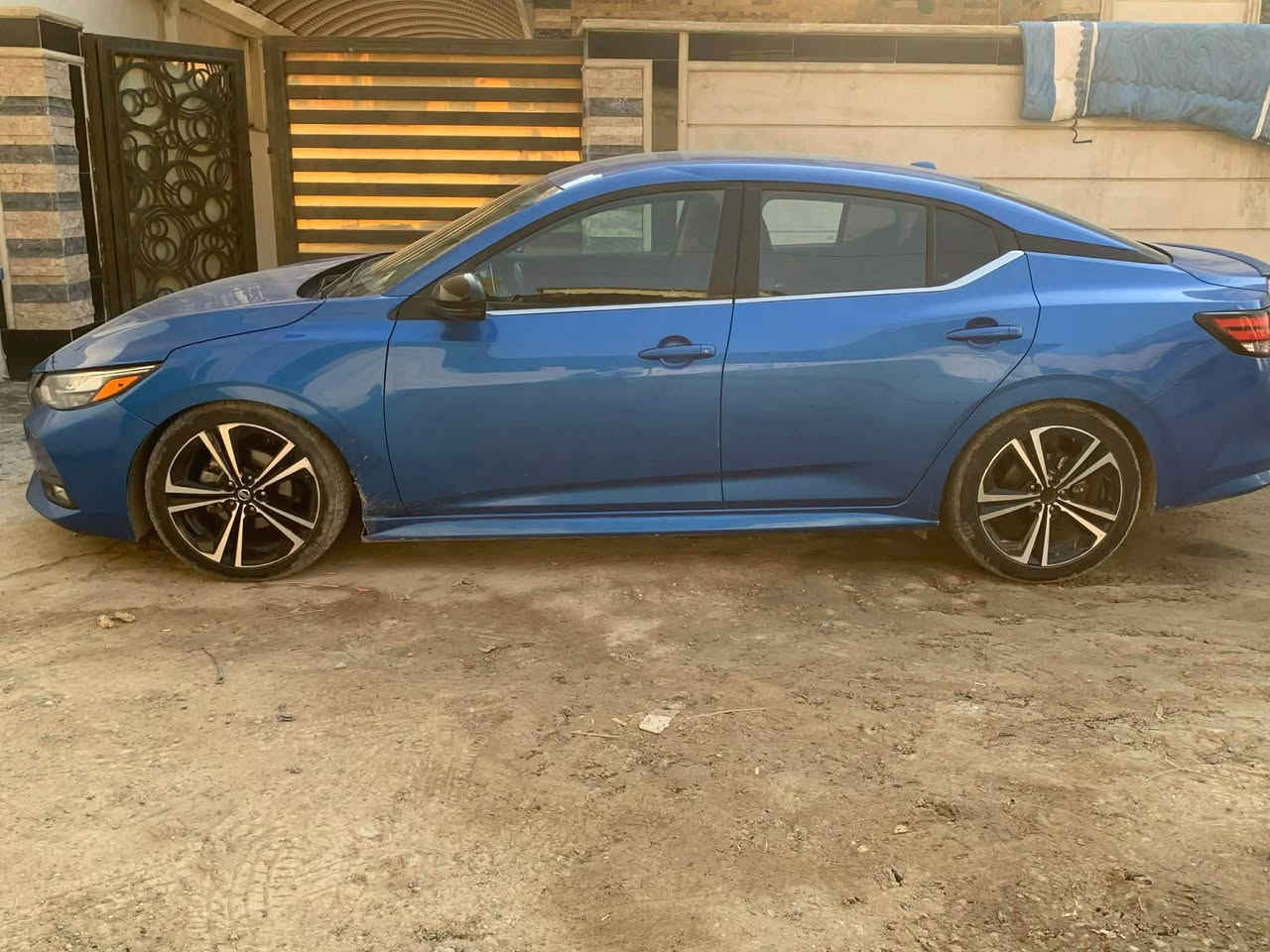 السلام عليك #نيسان سنترا موديل 2021رقم أربيل وارد أمريكي تريد تحويل تريد وكالة حادثها ربع بنيد وجاملغ بارد وشبر بالدوسه جهة السكن 
سيارة محرك كير خير من الله مواصفات SR
تشغيل عن بعد رادارات امامي خلفي سعر السيارة 122وبيها مجال بسيط مكاني بغداد البكريه قرب جسر الغزالية 
***********واتساب 
*********** Colombo, Sri Lanka
