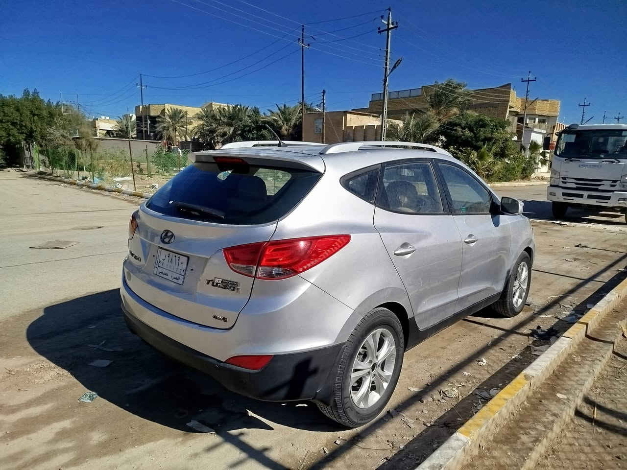 بيع مستعجل هونداي توسان موديل ٢٠١٣ خليخي مكفوله من الضربه والتبديل يوجد رشات صبغ ابيع حزام السياره جاهزه من كلشي محرك وكير وتبريد وتدفئه وتخم تاير حداديه كهربائيات كله جديد رقم بصره سنويه ٢٧ مكان السياره ناصريه المركز السعر ١١٥ وبيهه مجال قليل للاستفسار ***********
