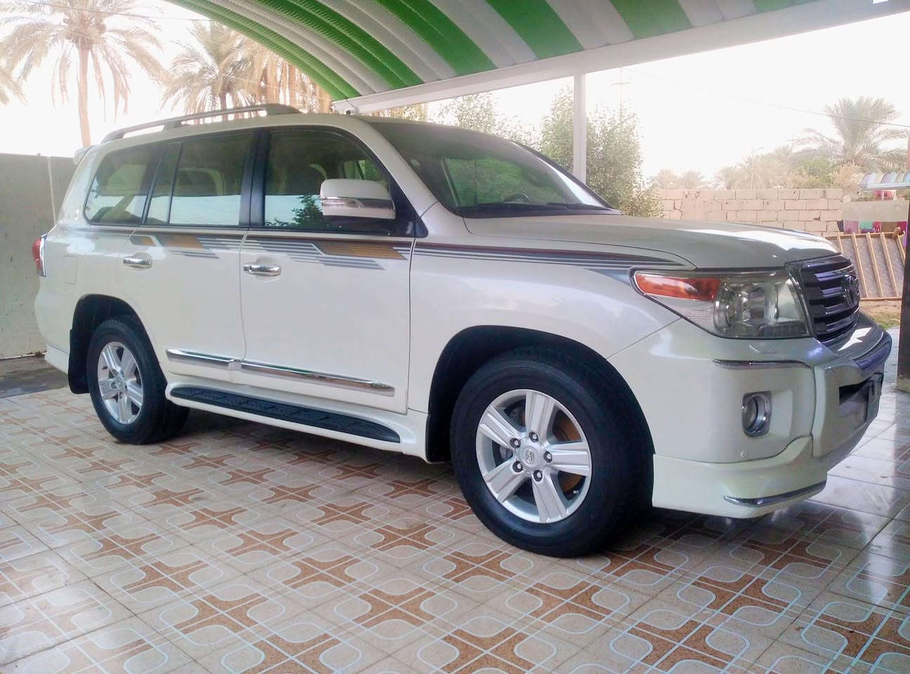 للبيع لاندكروز 2014 بريم مكفوله كفاله عامه فول مواصفات رقم بغداد الجديد بسمي سنويه مجدده لل 2030 
ماشيه 110 السياره جديده عله وضع شركه 
 محرك 6 سلندر 7 راكب 3 قطع تبريد شاشه كامره تحكم جهتين اشاير بالمري مري شفط بصمه تشغيل بصمه ابواب تشغيل عن بعد فتحه سقف كشنات جلد كشنات كهرباء
 فول مواصفات 
السياره مكفوله كفاله عامه 
السعر 410 وبيه مجال 
للاتصال ***********
***********
المكان بابل الحله
