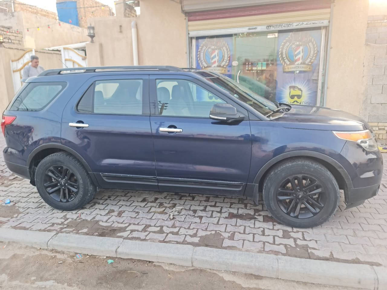 السلام عليكم
فورد اكسبلور 2012 ازرق نيلي 
كلين تايتل داخلة تقرير مياه امطار بالعراق انشخطت باب العبري والوراه كلير بدون معجون فقط رش توحيد لون 
كير ومكينة كفالة تبديل جديد
السيارة ماشية 136 الف كيلو 
مواصفات xlt
مكينة 6 سلندر 7 راكب
بانوراما وفور ويل(الفور ويل ملغي) وكراسي جلد 
كرسي السائق والراكب كهرباء 
3قطع تبريد وتدفئة وتبريدها ما شاء الله ثلج 
السيارة ما بيها نقص برغي 
رقمها واسط مشروع وطني بأسمي تحويل مباشر 
سعرها 135 وبيها مجال بسيط 
وترهم مراوس حسب القناعة
العنوان ميسان العمارة ***********
