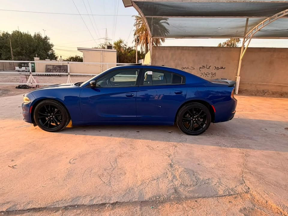 جارجر SXT خليجي
موديل 18 مكفولة بيها مكانين بارد الثاني قبل كم يوم صار بارد بالباب ما مذكور بالسونار رقم بغداد الجديد مشروع وطني
مكينه 3600
كشنات جلد
مقعد السائق كهربائي
فتحة سقف
مقاعد تدفئه تبريد
حساس خلفي
بصمة تشغيل بصمة ابواب
تبريد قطعتين
عداد سرعة 260
 ***********
