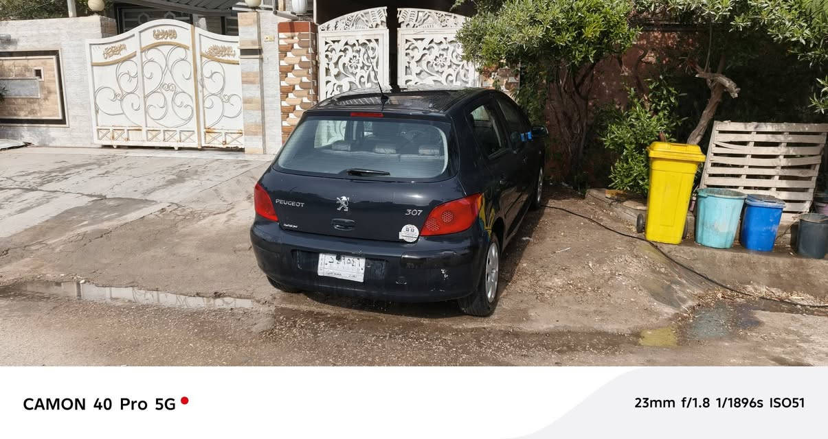 السلام عليكم للبيع بيجو 2006  بيه صبغ مكانات بدون حادث كير مكينه حداديه جاهزه سنويه لل 29 مكان حله نادر السعر 45 وبيه مجال رقم الهاتف ***********
