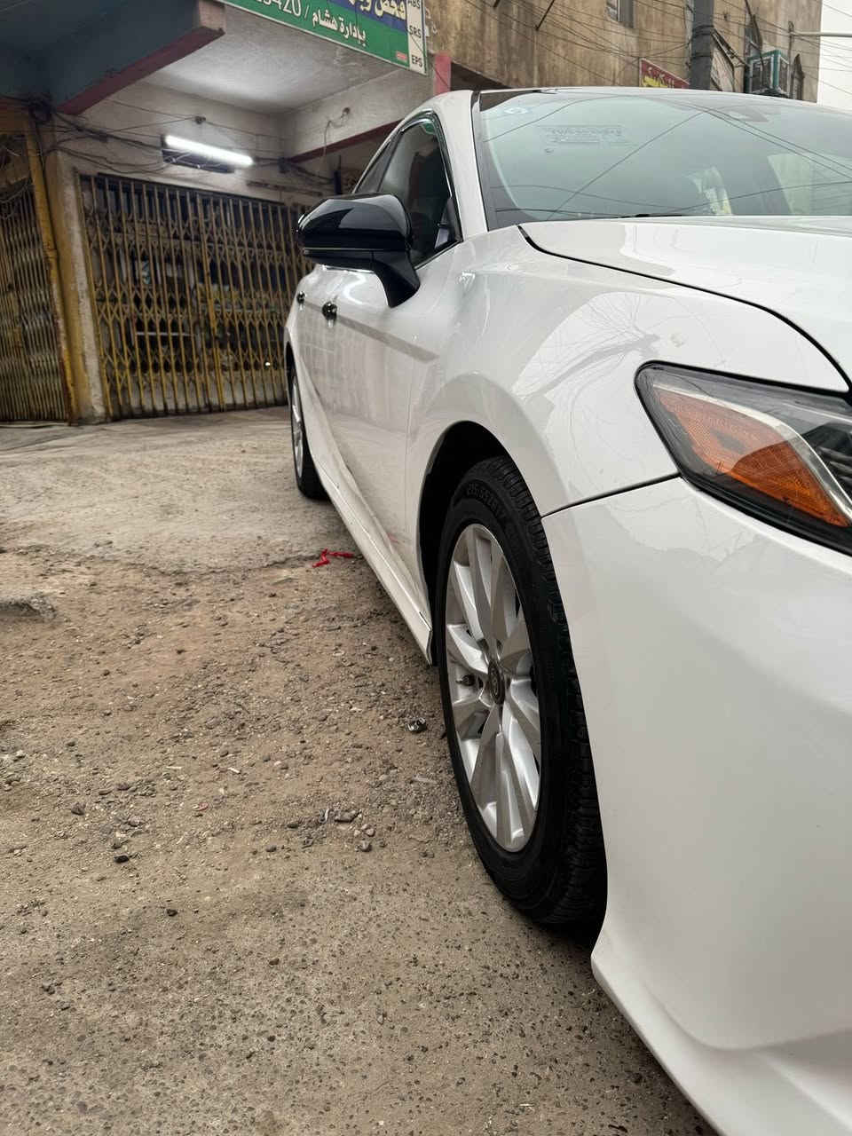 السلام عليكم
كامري 2018 للبيع صوره والحادث والسنوار بلمنشور رقم بغداد  
سعر 165 العنوان بغداد حي العدل خلف محكمه الكرخ 
‭0781 085 1009‬
