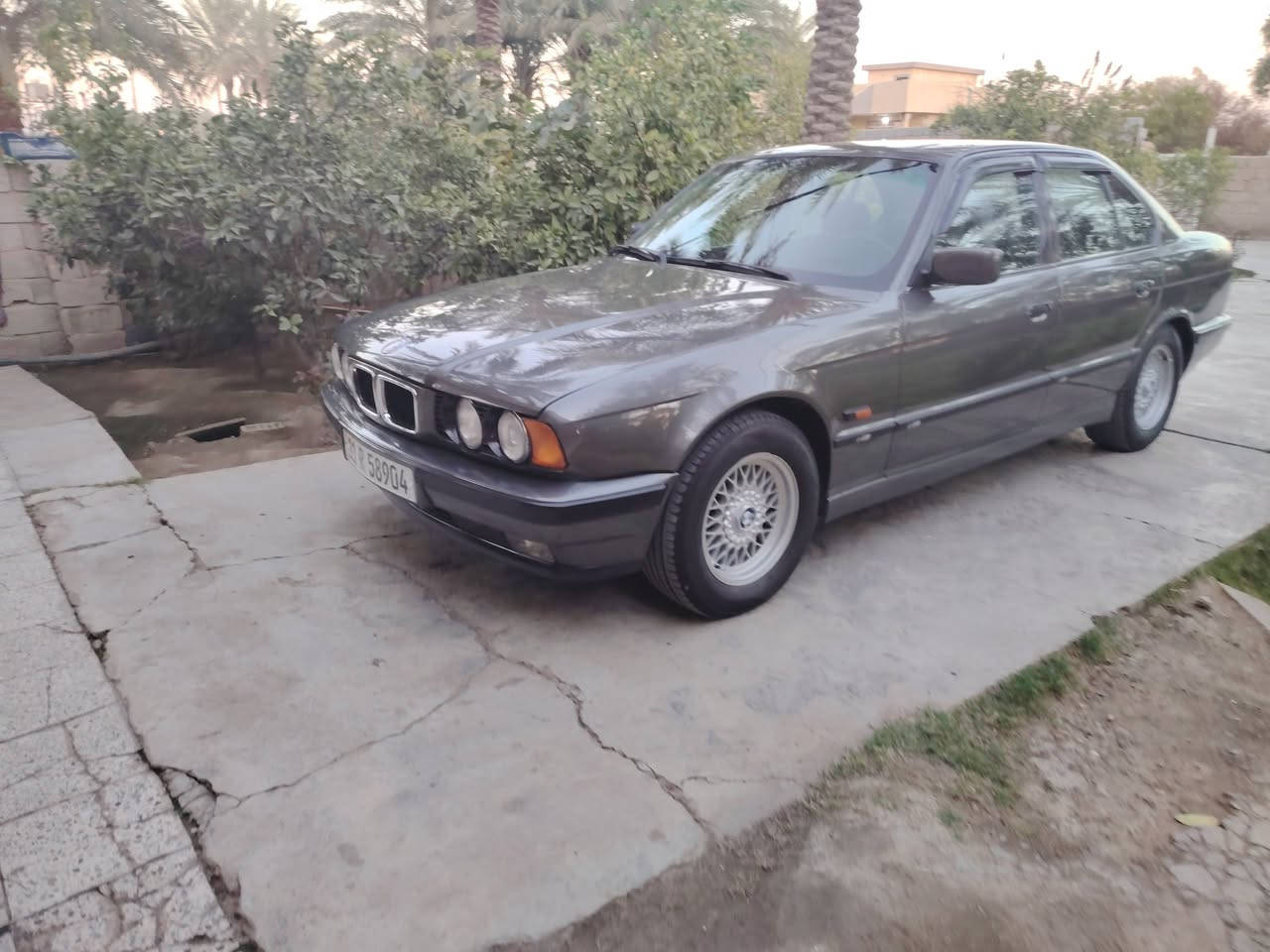 يا الله السلام عليكم اخوتي عندي بي ام للبيع 525 مفتوح محرك وكير كفاله وتبريد ويا  السويج  سنتر لوك شغال صبغ عام لا معجون ولا ضربه ما عدا الصبغ تكم ما مصبوغه رقم الهاتف *********** بي واتساب سعر 75 وبيها مجال قليل وسيارة بسمي تحويل مباشر مكان السياره بغداد اليوسفيه القصر الاوسط
