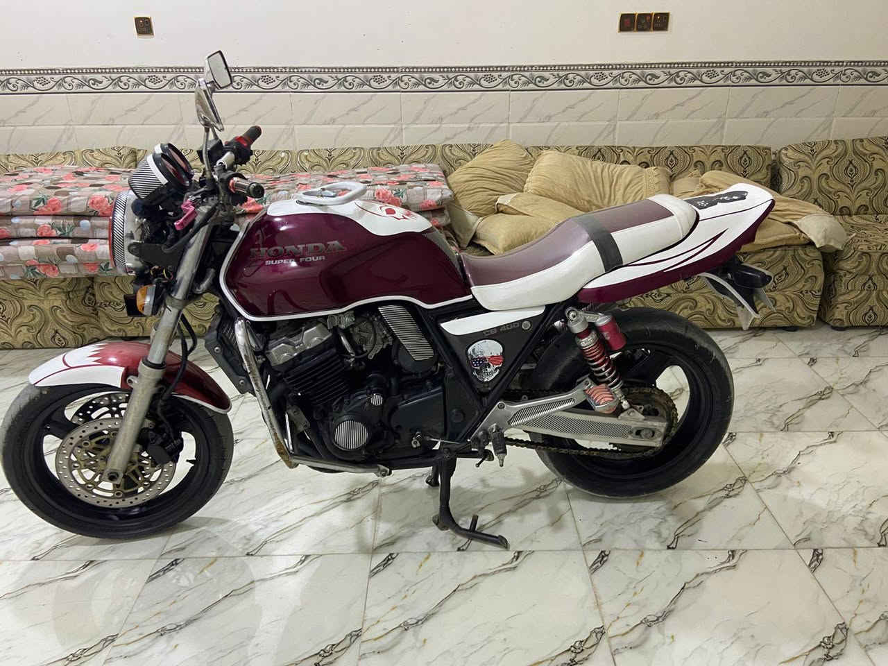 ياالله
هوندا سي بي 4 محرك 400جيل اول16ولف كشر بلادي قطرت صبغ مابيه دراجه فول صالنصا رياضي شرط فصله نار ڱڵـه شغاله مابيه ايي نقص  نشاط ومعدل فول شرط عل3بطناش للبيع او مراوس سعر 12ونص وبيه مجال شعدك دراجه اراوس عادي وفحص وين متريد دراجه مرتبه وجاهزه عل ٱڅڑ مكاني رمادي 5كيلو والمو شراي  لايكسر بيه فدوه للستفسار ***********
