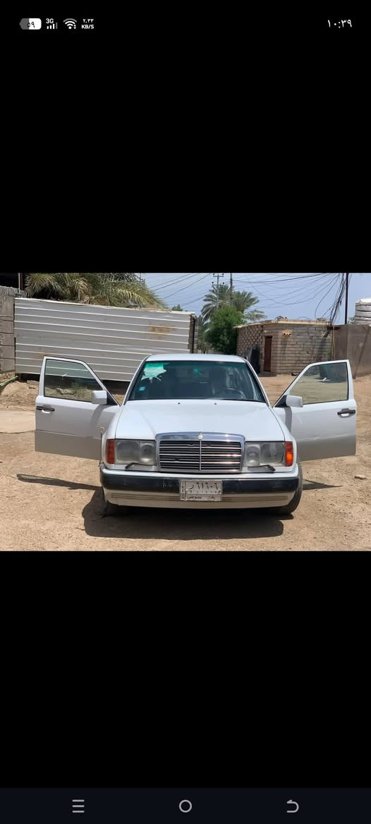 مرسيدس دب
السلام عليكم ورحمة الله 
مرسيدس دب للبيع
حداديه 95٪ موديل 88
مشروع وطني السياره نعمه من الله
مكينه2ونص
السعر 65وبيه مجال قليل 
مكان ناصريه سوق الشيوخ العكيكه 
للتواصل هاتف/***********
