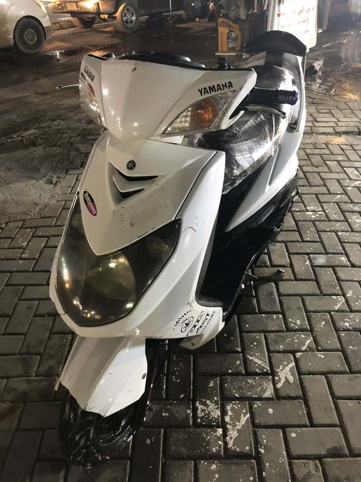 السلام عليكم دراجه سكنس فحل كوري بوشه ٥٨دراجه شغاله وخير من الله وأكفلها الك نكره ناعمه يرادلها ترتيبات ترايش عل فيشه دشبول تبدلها عل واقيه عل حوض جنطه سويه عل تنظيف كابريتر وباقي ترتيبات بسيطه رايدها ب٤٠٠ قفل قفل قفل مكاني بغداد ساحه عدن اخون رحمه لوالديكم كلشي ذكرتلك اهنا وممنون من جميع رقم ***********مستعجل عل بيعه اخوان🌺🫴🏻
