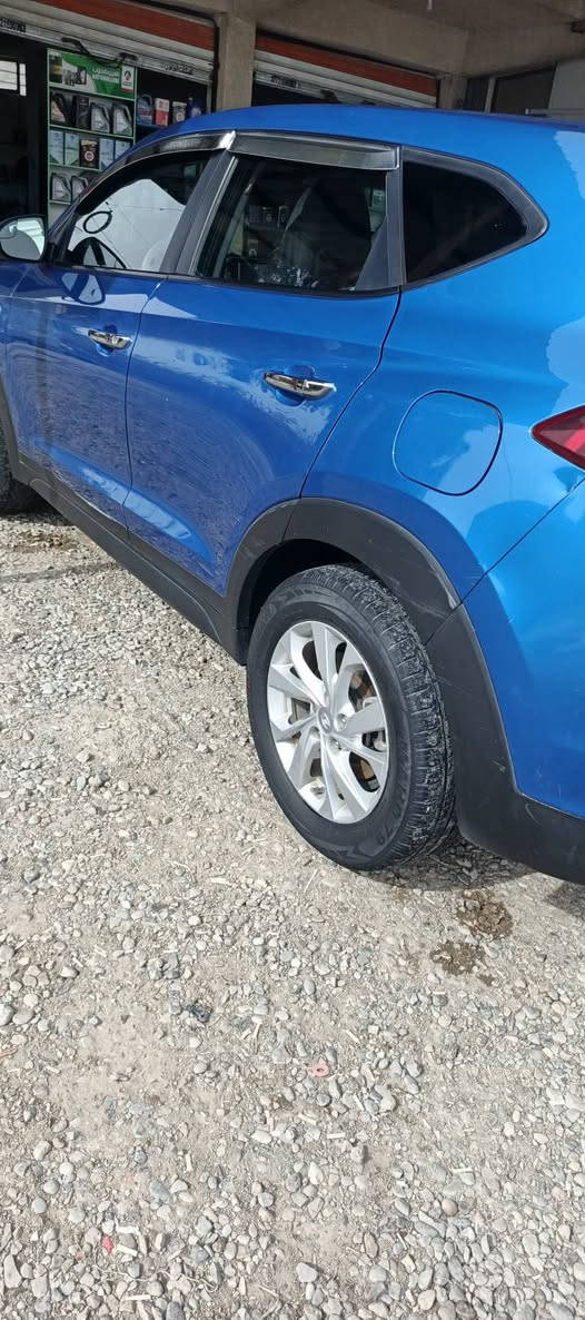 السلام عليكم البيع توسان 2019
وارد امريكي حادثها بس البنيد بدون دواخل بدون ارباك
وهنا بل عراق بيها بس رش البابتين اني راشهن بدون دواخل
سياره جاهزه ماشيه 140 عنوان ديالى جديده الشط سعر 150 وبيها مجال
تفاصيل ***********
