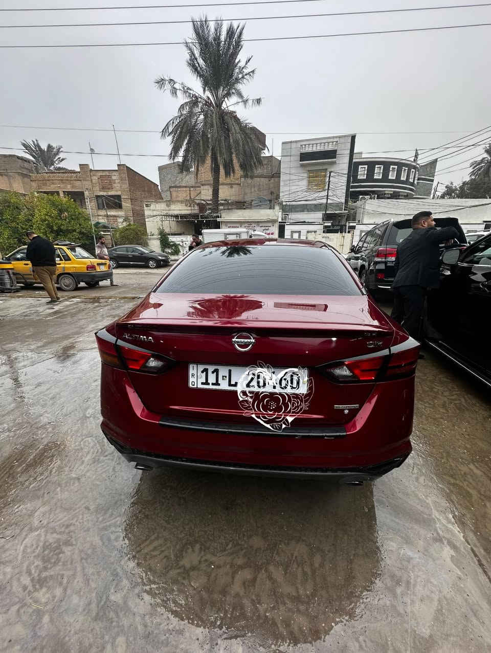 نيسان التيما  SR
موديل : 22 
مكينه : 2000
رقم.   : بغداد 
ضرر باب للصدر فقط 
بدون ايرباك 
البجم كبس الجنطه كبس 
بدون صبغ بدون بارد 
مواصفات فول ١/١
رادار امامي جانبي 
حساس خلفي 
توقف ذاتي امامي خلفي 
تحديد مسار
تثبيت السرعه 
فتحه سقف 
ويل رياضي 
تخم تاير جديد 
صدر امام خلفي جديد 
كل نقص مابيها 
ماشيه ٤٥ ميل 
السعر ١٧٥ 
عنوان ديالى بعقوبه 
رقم صاحب ***********
