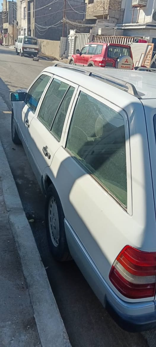 مارسيدس دب ستيشن ٣٠٠ رقم نجف تحويل بغداد مباشر سنويه لل٢٨ سياره شخط مابيه موديل٨٩... صبغ جديد حزام محرك وكير حاويه جديد راس الثور بطه السعر ٤٨ مكانها بغداد حي الجهاد *********** ...
